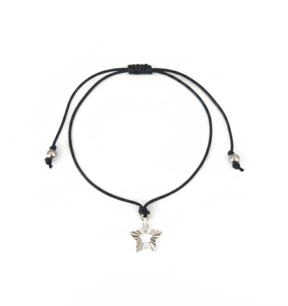 Adjustable star charm bracelet