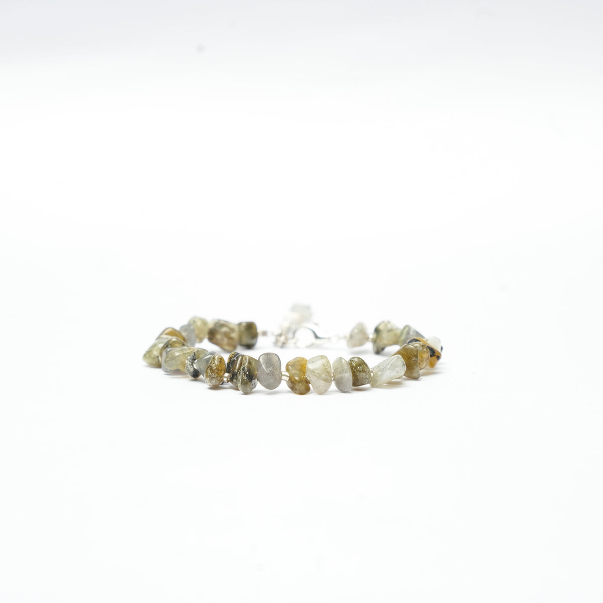 sometimes pink or purple—this semi-precious labradorite stone.