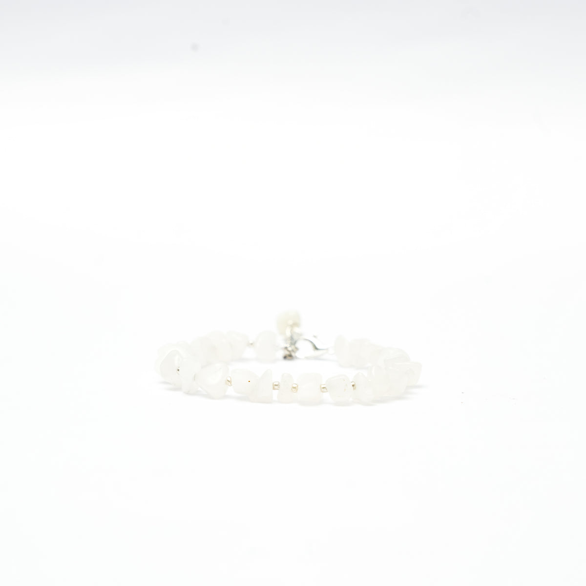 Discover the magic of moonstone in our detailed article