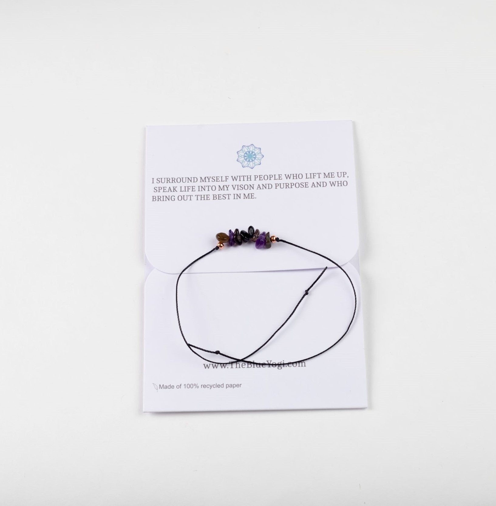 Protection crystal bracelet with an affirmation - casual & minimal - Tie closure - Theblueyogi